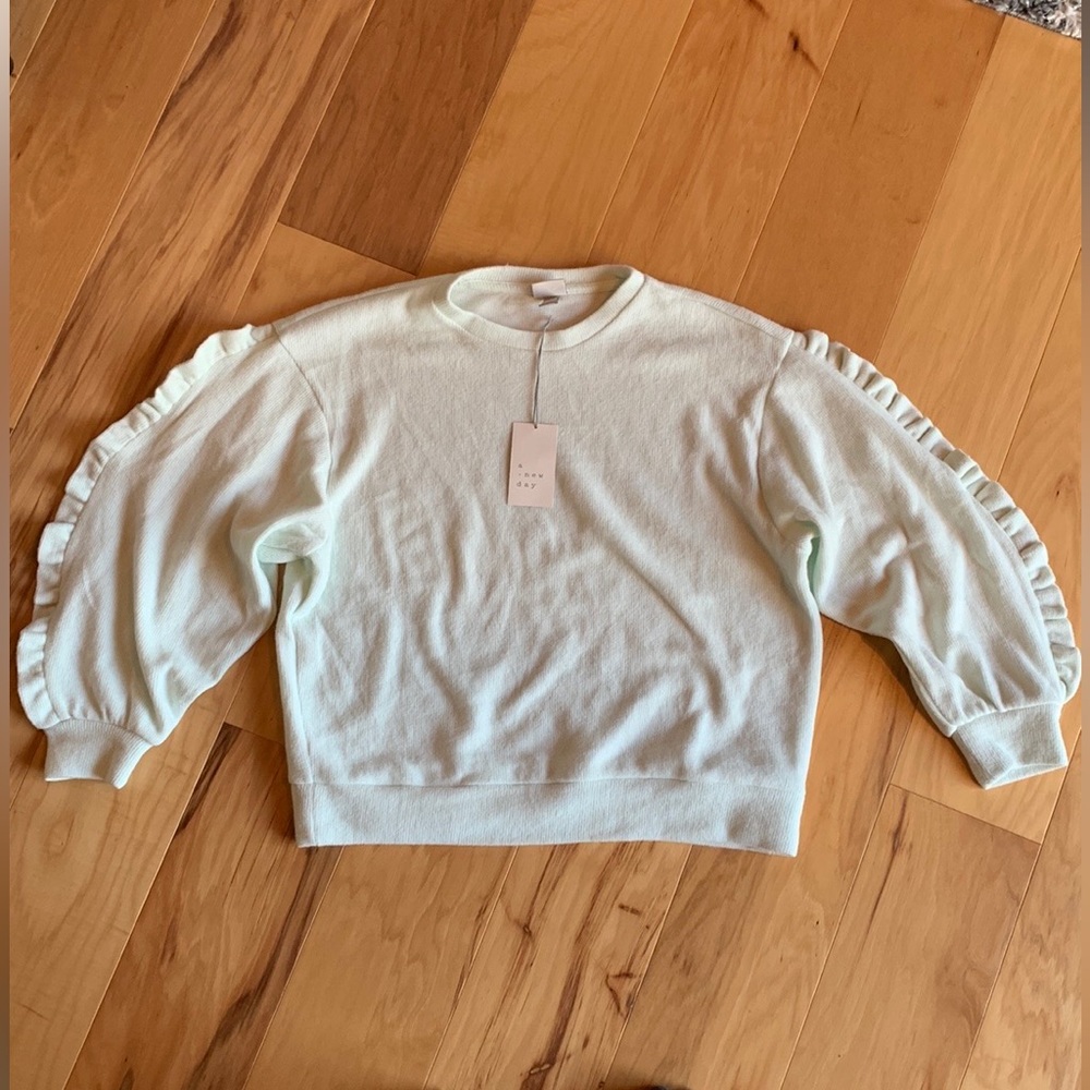 Balloon sleeve sweater